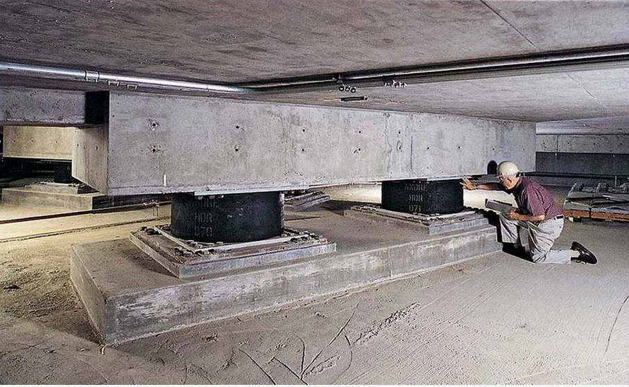 Diseño de Aislación Sísmica de Base en La Serena: Protección Estructural en Zona de Alta Demanda